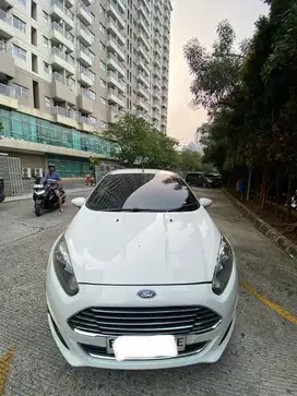 Ford fiesta S 2013 putih dki