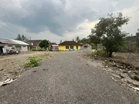 Tanah Kavling dekat Pasar Gentan Harga 2,8jt Lega;itas SHM sudah Pecah