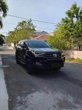 Fortuner 2021 Akhir GR Sport Km 50rb Diesel Matic Warna Hitam Full Ori