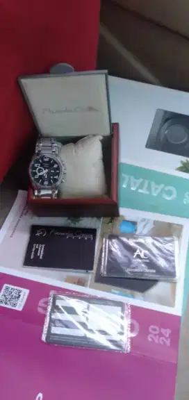 Di jualoriginadan asli dan Lkp jam AC ada kotak,buku,jam