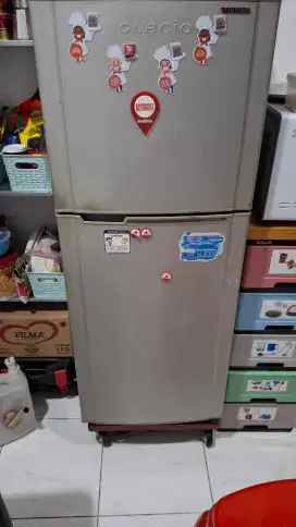 Kulkas Toshiba Glacio 2 pintu Second