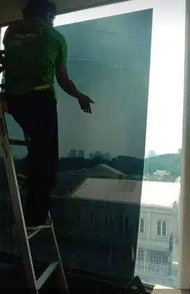 Sedia Kaca film rumah jasa pasang kacafilm sedia kaca film gelap hitam