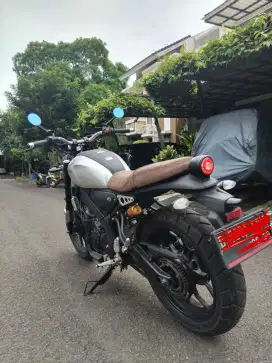 Yamaha XSR,nego sampai deal,seperti baru,jok empuk, km 1788.