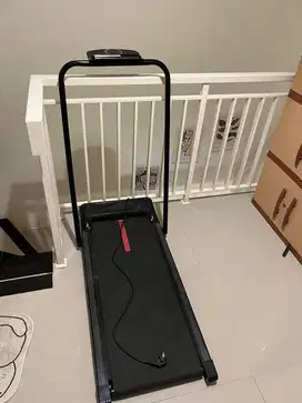 Dijual treadmill baru 2 bulan pemakaian