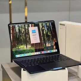 Macbook air m2 13inch 256gb