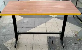 Meja makan Rangka besi