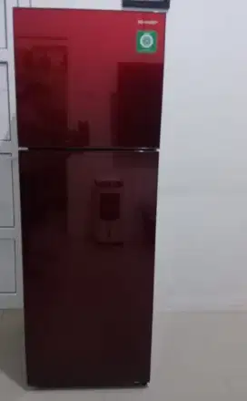 Kulka2 2 pintu mulusss seperti baru x apartmen merek Sharp