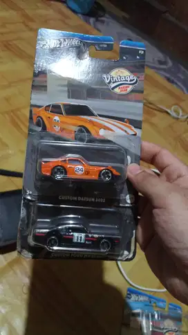Custom Datsun 240z dan Custom Ford Maverick