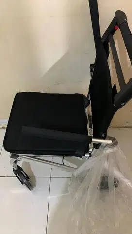 Kursi Roda Manual Ringan