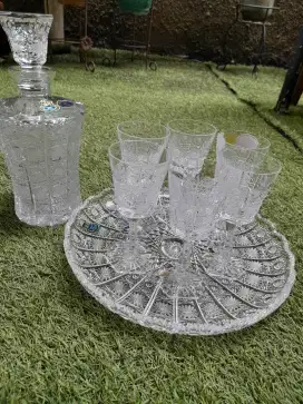1 set gelas, botol dan nampan kristal 500 pk