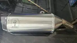 Knalpot slip on avionic zx25r
