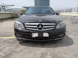 Mercedes Benz C200 CGI At 2011
