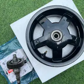 velg vespa lx 150(belakang) dan gear as roda