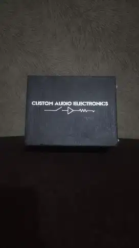 Guitar pedal efek overdrive MXR Custom Audio Electronics