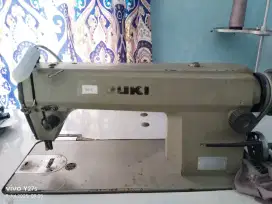 Mesin jahit juki