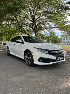 Honda Civic Es 1,5 turbo 2020 metic