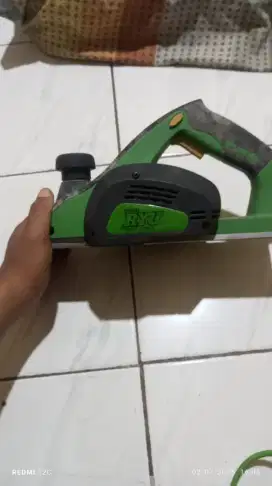 Mesin serut kayu