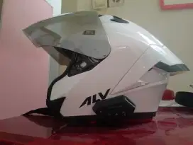 Jual helm kondisi bekas tapi seperti baru