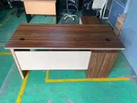 meja direktur L merk informa