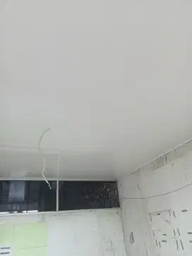 Tukang renovasi dan atap