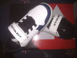 Sepatu anak unisex