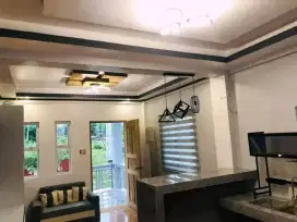 Tukang renovasi dan atap