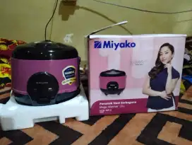 Rice cooker merek miyako