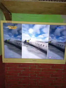 TV sharp aquos 32in masih normal