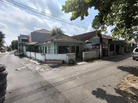 Rumah nyaman strategis harga hitung tanah dekat manahan dan solo squar