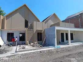 Di jual rumah murah di barat UMS solo