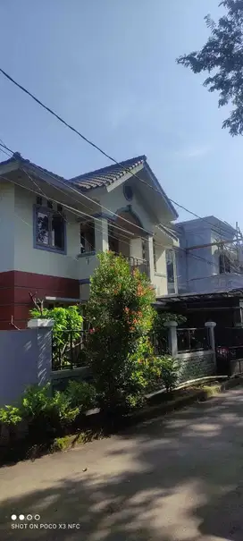 Rumah mewah fully furnished dalam perumahan di Pekapuran Depok