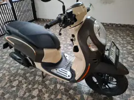 Honda scoopy CBS iss 110 LED 2023 bln 9 pajak panjang B- DKI rawatan.