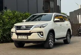 Toyota Fortuner VRZ 4x2 Diesel Tahun 2018 Putih