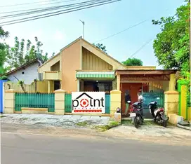 Rumah Luas Siap Huni di dekat Luwes Gentan