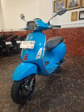 DP PROMO VESPA SPRINT S 150 2023 MOTOR GRES KAYA BARU KM RENDAH