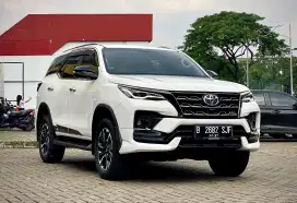 Toyota Fortuner GR 2.8 Sport 4x2 Diesel Tahun 2022 Putih