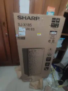 DIJUAL KULKAS SHARP 1 PINTU KONDISI SANGAT BAGUS