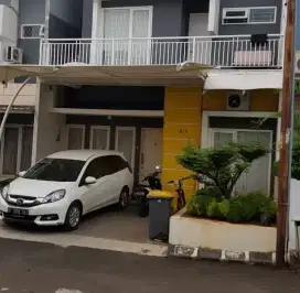 Rumah siap huni lokasi strategis semi furnish