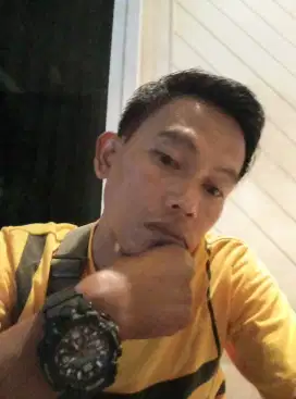 Mencari pekerjaan.
