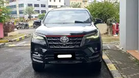 Km35rb toyota fortuner vrz trd sportivo 2020 pakai 2021 hitam