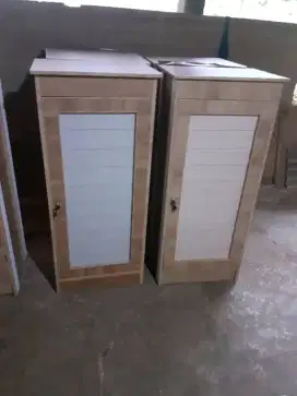 Lemari pakaian 3 susun