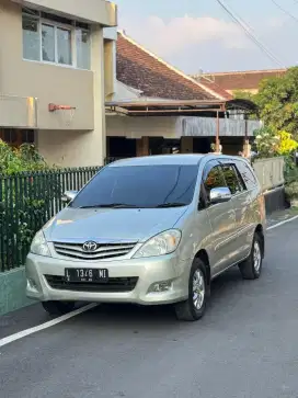 Toyota Innova G Diesel Matic 2011