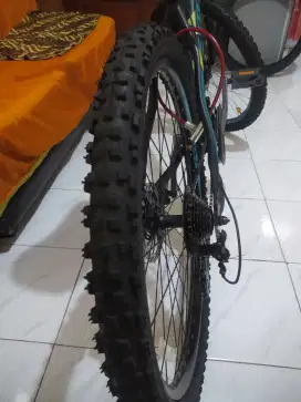 Ban sepeda 26 x 2.10 dua buah