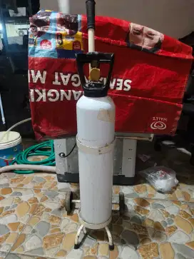 Tabung oksigen sudah ada isi nya