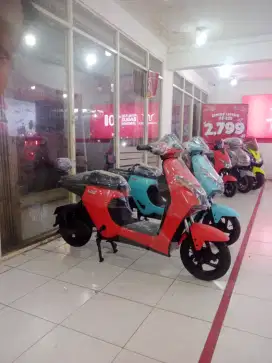 Sepeda Dan Motor Listrik Cash & Kredit Uwinfly D65