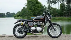 Triumph Thruxton 900