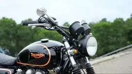 Triumph Thruxton 900