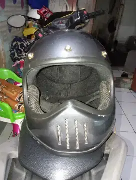 Helm cakil motor