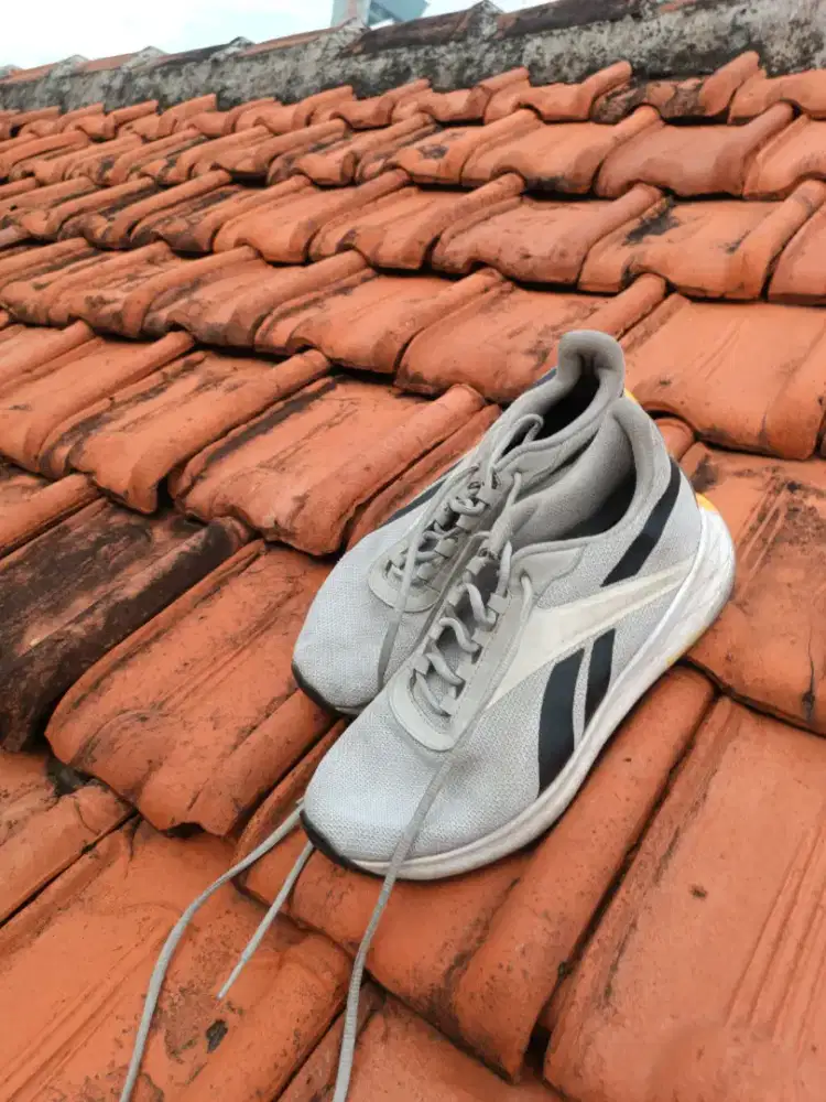 Sepatu Running Original