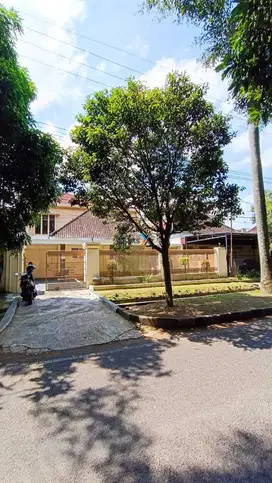 Dijual Rumah Klasik Siap Huni di Daerah Pulau - pulau, Klojen Malang